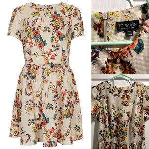 Topshop floral fit & flare dress 💐
